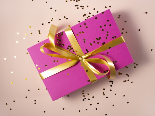Gift Shop — shop and restaurant category